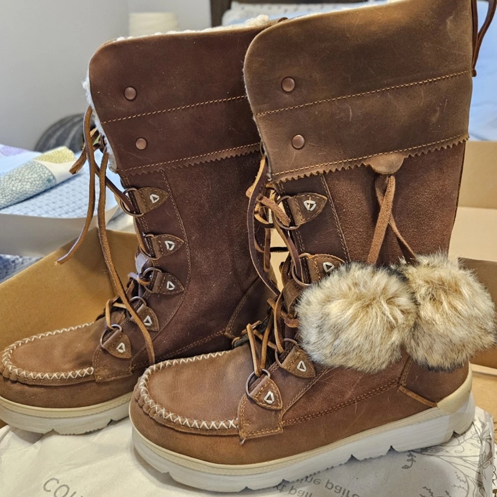 Manitobah Cozy Brown Fur-Trimmed Winter Boots